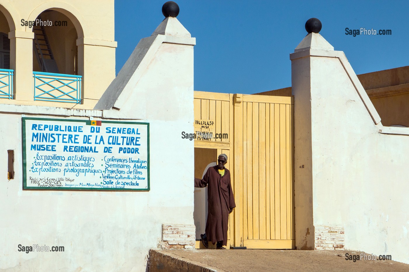 ENTREE DE L'ANCIEN FORT DU GENERAL FAIDHERBE TRANSFORME EN MUSEE REGIONAL, PODOR, SENEGAL, AFRIQUE DE L'OUEST 