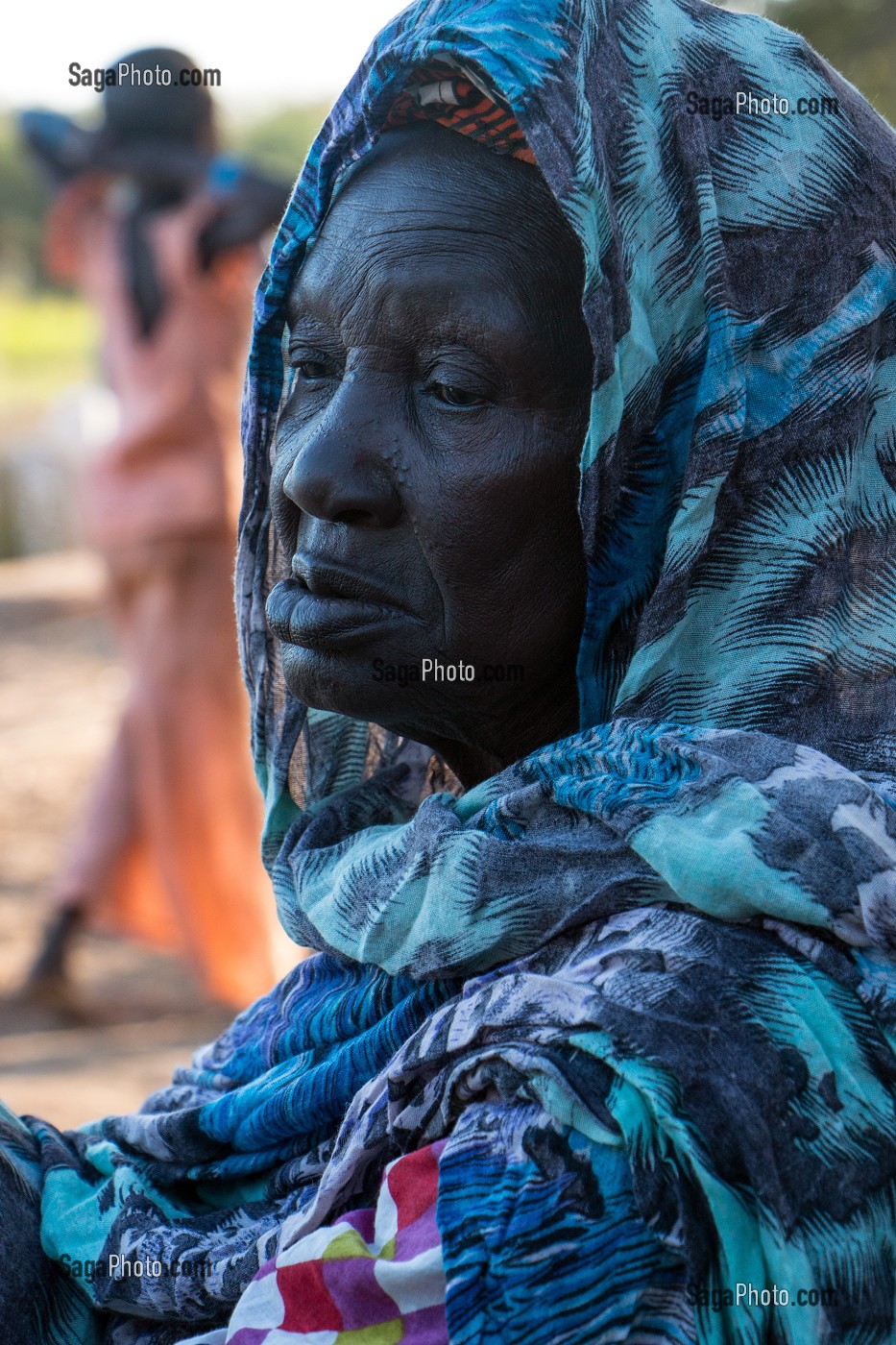 SOEUR AINEE DU CHEF DU VILLAGE TOUCOULEUR DE DEGUEMBERE, PROVINCE DE FANAYE DIERI, SENEGAL, AFRIQUE DE L'OUEST 