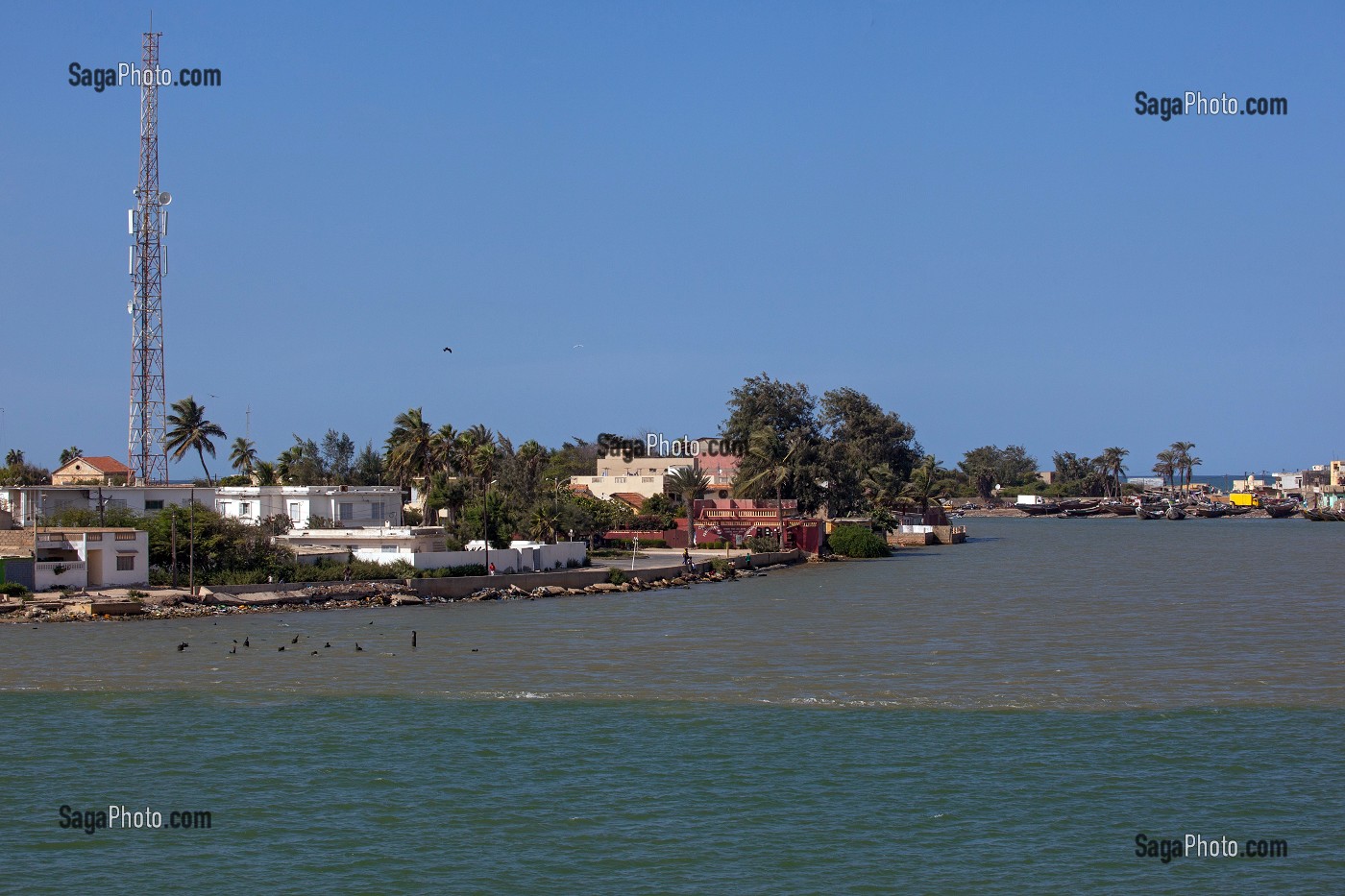 LIMITE DE DEMARCATION DES EAUX DOUCES ET SALEES A L'ENTREE DU FLEUVE SENEGAL, SAINT-LOUIS-DU-SENEGAL, SENEGAL, AFRIQUE DE L'OUEST 