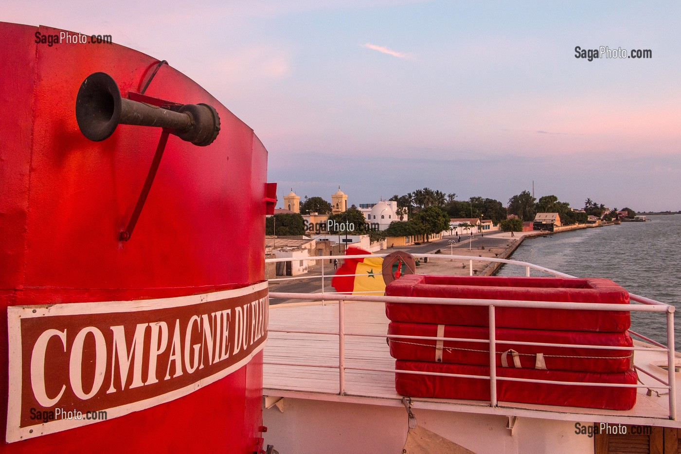 LE BATEAU DE CROISIERE BOU EL MOGDAD DE LA COMPAGNIE DU FLEUVE, QUAI ROUME, SAINT-LOUIS-DU-SENEGAL, SENEGAL, AFRIQUE DE L'OUEST 