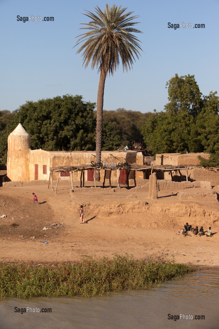 MOSQUEE DU VILLAGE MAURE DE SALDE SUR LES BERGES DU FLEUVE SENEGAL, MAURITANIE, AFRIQUE DE L'OUEST 