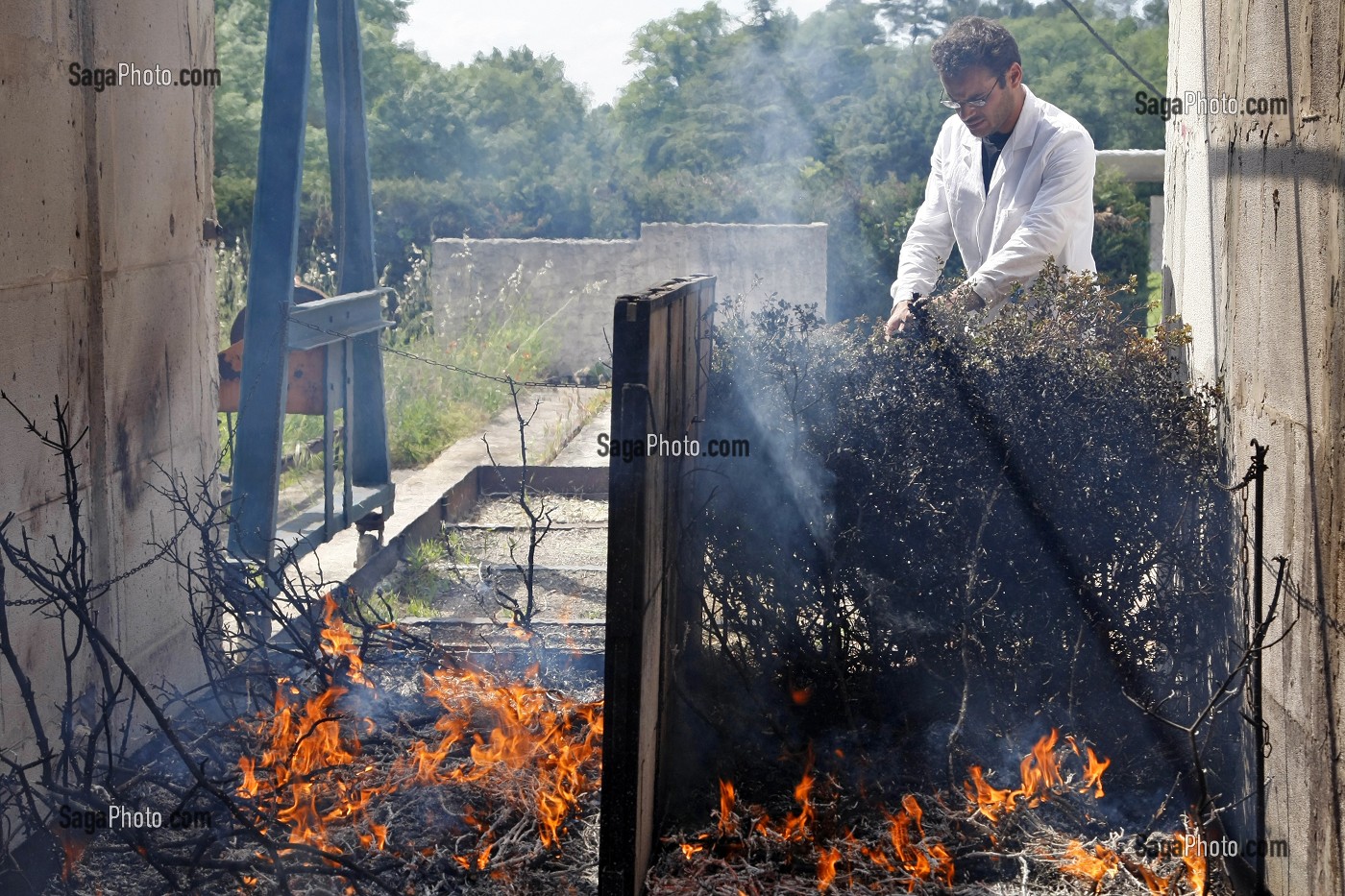 CENTRE D'ESSAIS ET DE RECHERCHE DE L'ENTENTE (CEREN), ENTENTE INTERDEPARTEMENTALE EN VUE DE LA PROTECTION DE LA FORET ET DE L'ENVIRONNEMENT CONTRE L'INCENDIE, GARDANNE, BOUCHES-DU-RHONE (13), FRANCE 