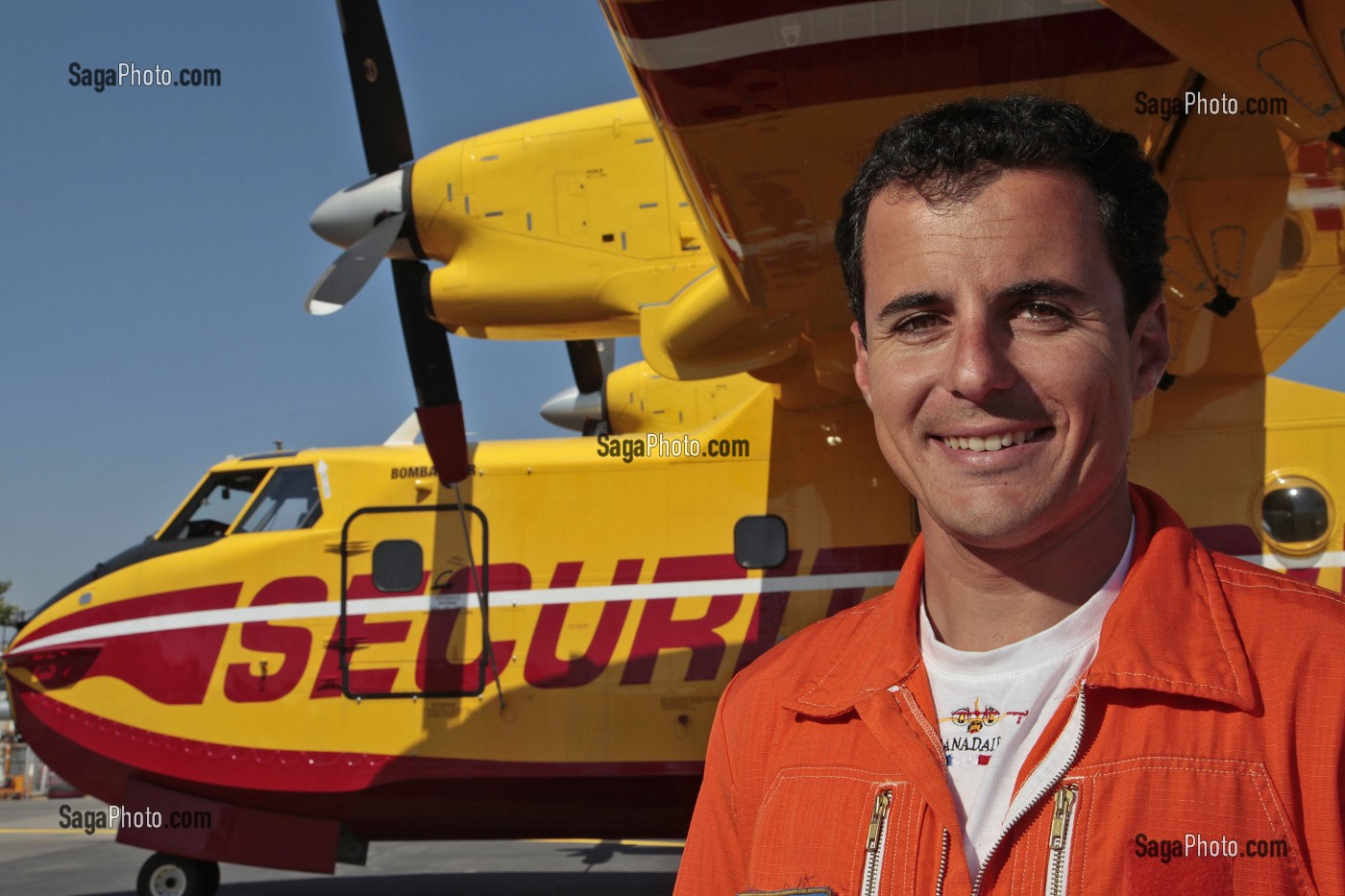 BENOIT QUENNEPOIX, PILOTE DE CANADAIR, BASE D'AVIONS BOMBARDIERS D'EAU DE LA SECURITE CIVILE, MARIGNANE, FRANCE 