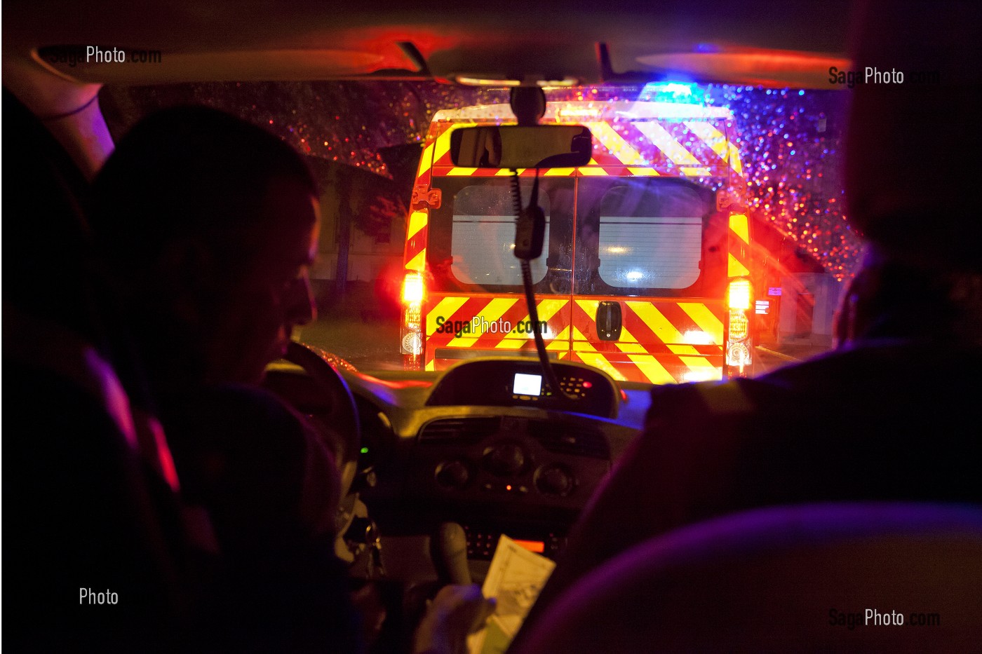 INTERVENTION DE NUIT DES SAPEURS-POMPIERS, MULHOUSE, HAUT-RHIN (68), FRANCE 