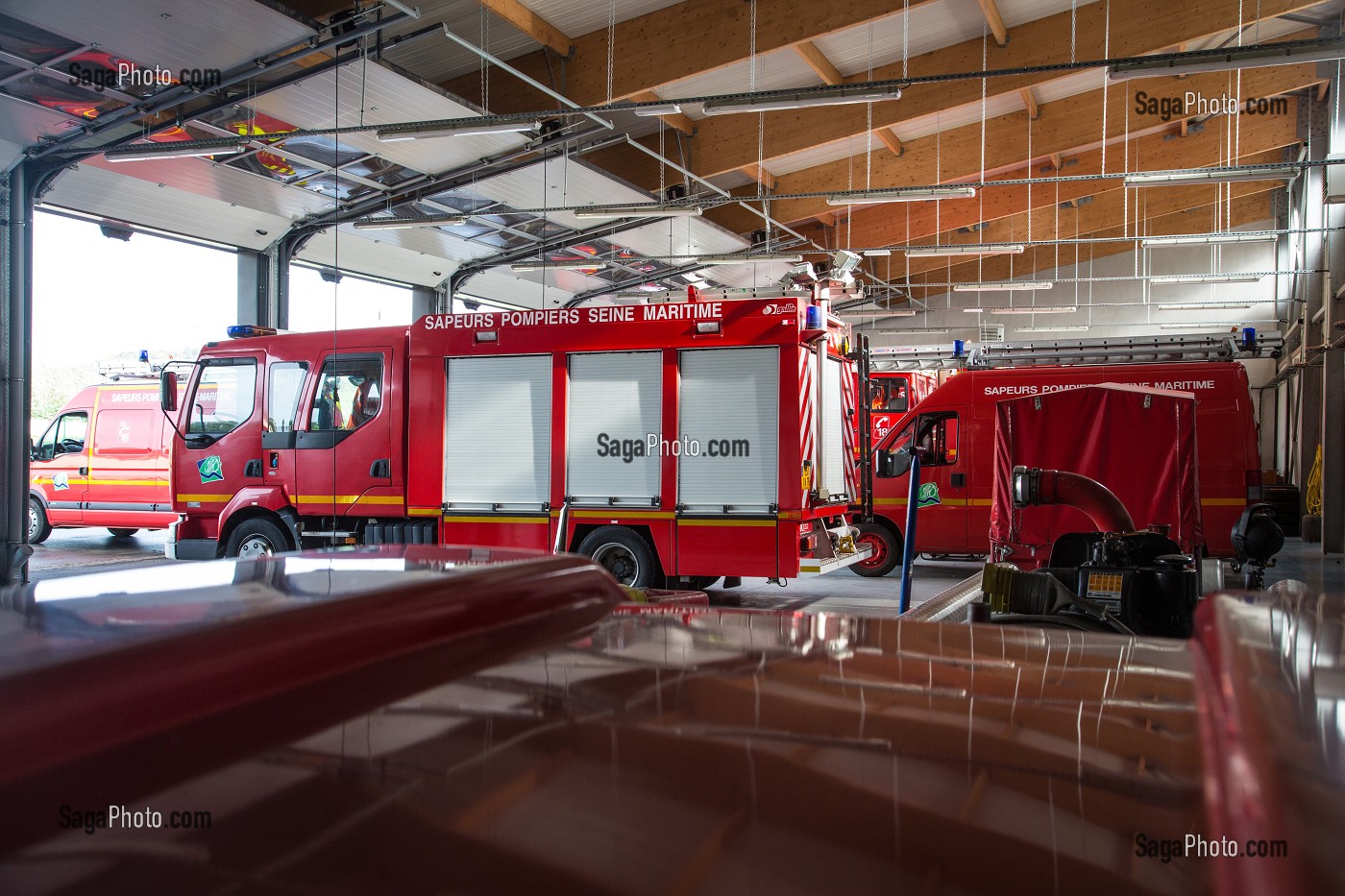 REMISE DES VEHICULES DU CENTRE D'INCENDIE ET DE SECOURS DE NEUFCHATEL-EN-BRAY, SEINE-MARITIME (76), FRANCE 