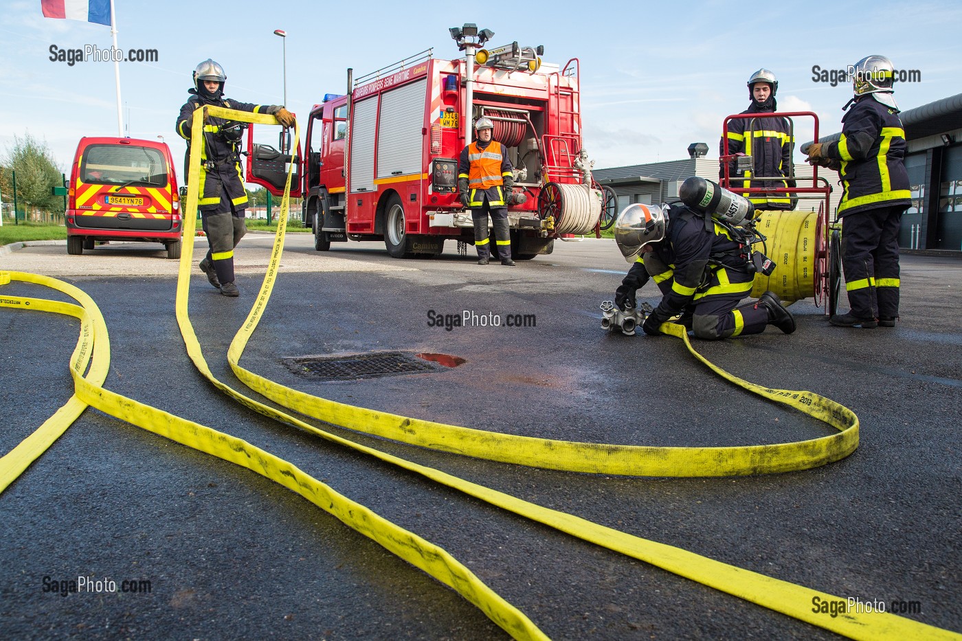 MANOEUVRE DE LA GARDE DE SAPEURS-POMPIERS, CENTRE D'INCENDIE ET DE SECOURS DE NEUFCHATEL-EN-BRAY, SEINE-MARITIME (76), FRANCE 