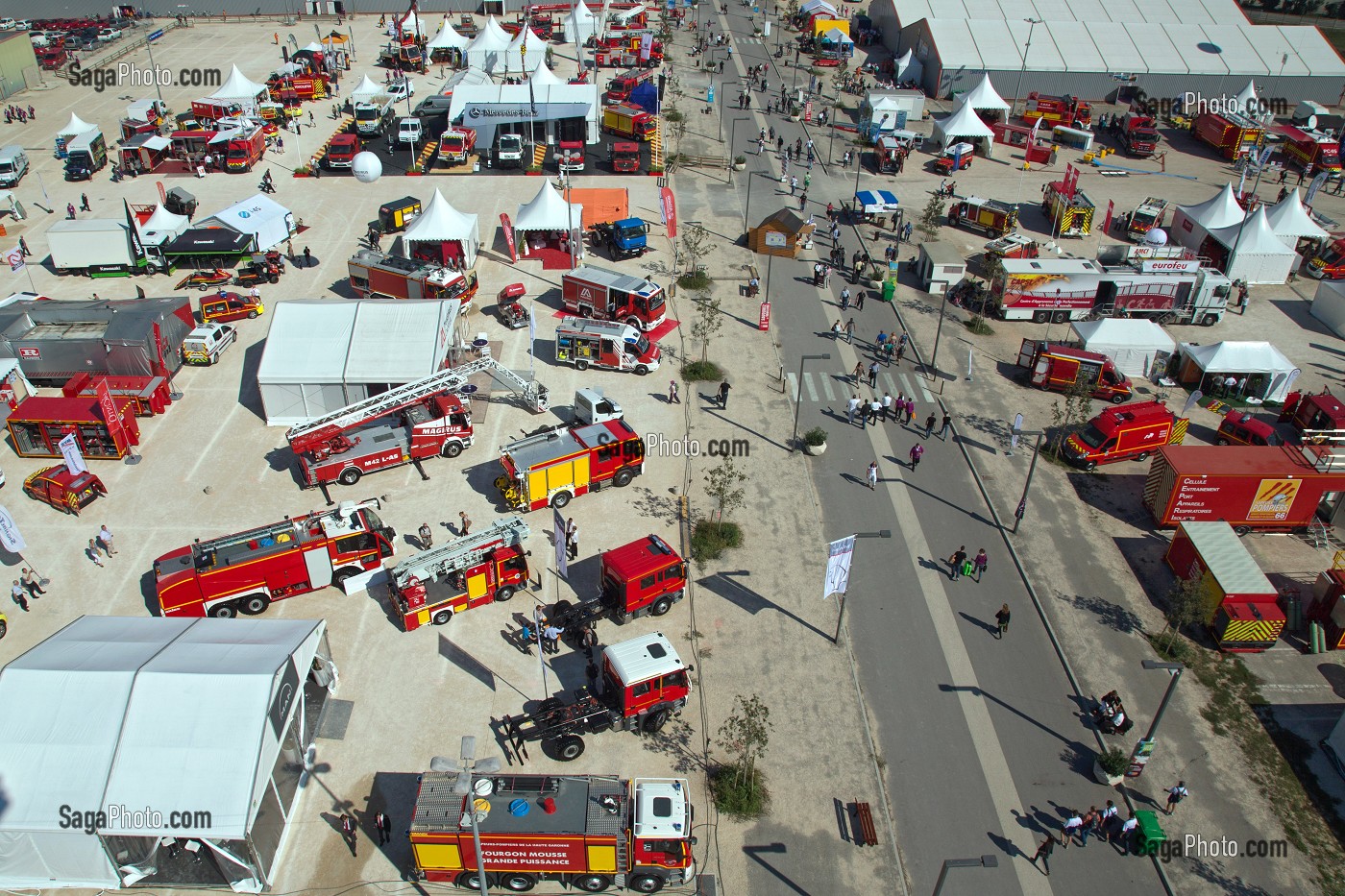 EXPOSITION DE MATERIELS ET CAMIONS, CONGRES NATIONAL DES SAPEURS-POMPIERS DE FRANCE, AVIGNON (84), FRANCE 