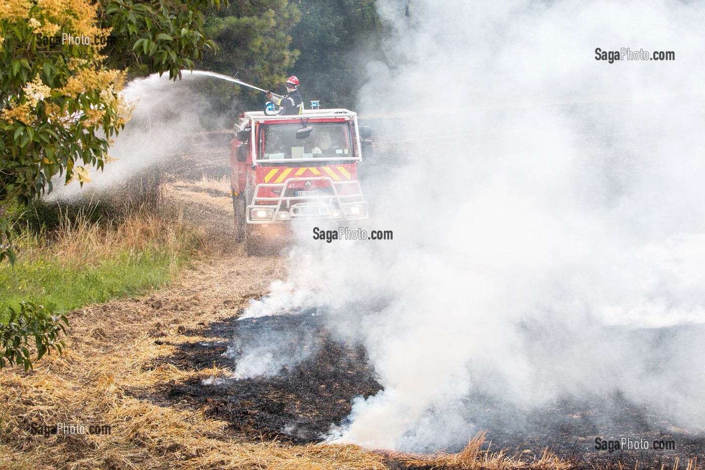 CCF EQUIPE D'UNE TOURELLE EN PROTECTION SUR FEU DE CHAUME, PORT-SAINTE-MARIE (47), FRANCE 