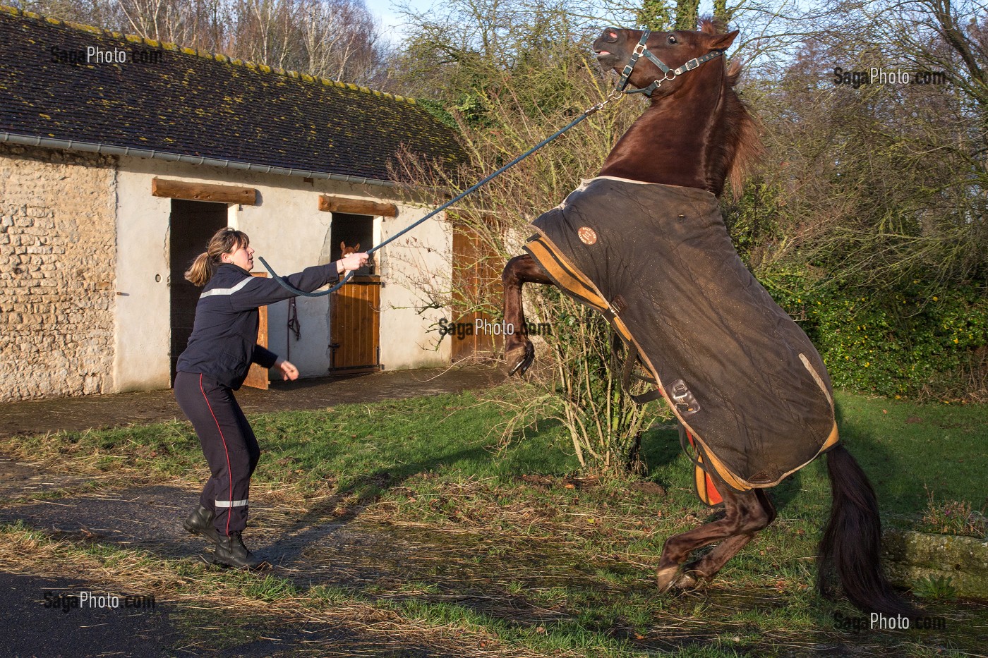 BERANGERE DE LAJUDIE, TECHNICIEN DENTAIRE EQUIN, CAPORAL SAPEUR-POMPIERS VOLONTAIRE AU CENTRE DE SECOURS DE CARROUGES (61), FRANCE 