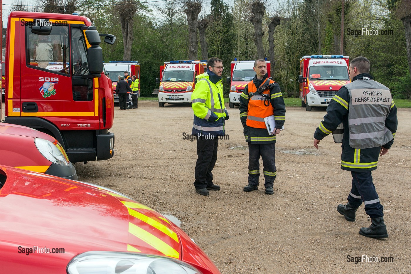 OFFICIER DE RENSEIGNEMENT, CENTRE DE REGROUPEMENT DES MOYENS SAPEURS-POMPIERS, EXPLOSION D'UN IMMEUBLE D'HABITATION SUITE A UNE FUITE DE GAZ, NONANCOURT (27), FRANCE 