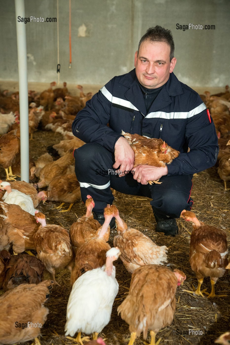 ADJUDANT/CHEF DIDIER CHIRON, AGRICULTEUR, PRODUCTEUR DE LAIT ET ELEVEUR DE VOLAILLES SAPEUR-POMPIER VOLONTAIRE, CHEF DU CENTRE DE SECOURS DES LANDES-GENUSSON, VENDEE (85), FRANCE 