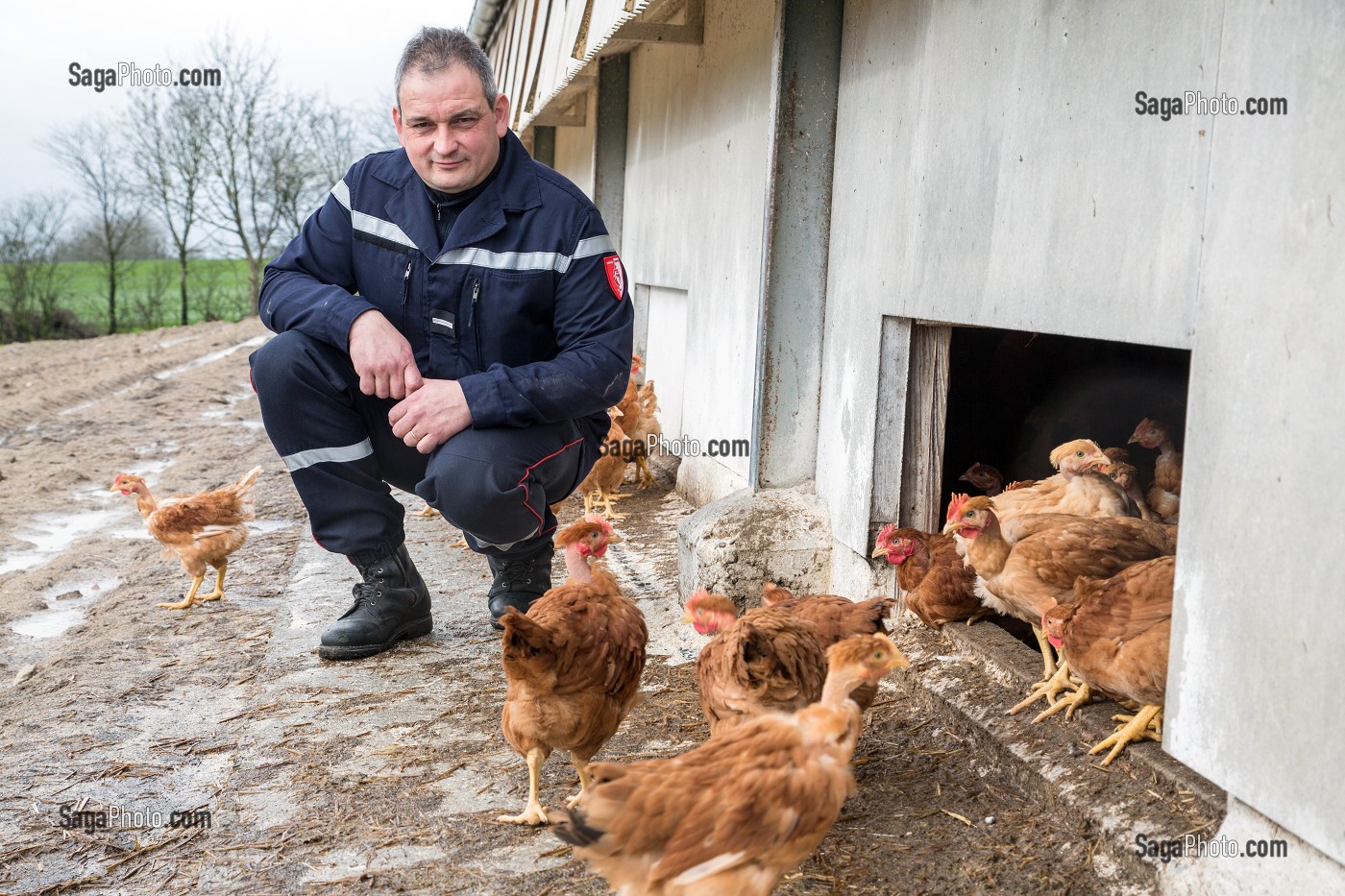 ADJUDANT/CHEF DIDIER CHIRON, AGRICULTEUR, PRODUCTEUR DE LAIT ET ELEVEUR DE VOLAILLES SAPEUR-POMPIER VOLONTAIRE, CHEF DU CENTRE DE SECOURS DES LANDES-GENUSSON, VENDEE (85), FRANCE 