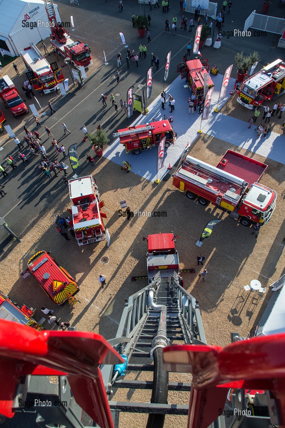 EXPOSITION DE MATERIEL ET DE CAMIONS DE SECOURS, 123 EME CONGRES NATIONAL DES SAPEURS-POMPIERS DE FRANCE, TOURS, SEPTEMBRE 2016 