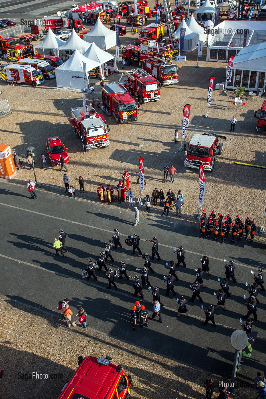 EXPOSITION DE MATERIEL ET DE CAMIONS DE SECOURS, 123 EME CONGRES NATIONAL DES SAPEURS-POMPIERS DE FRANCE, TOURS, SEPTEMBRE 2016 