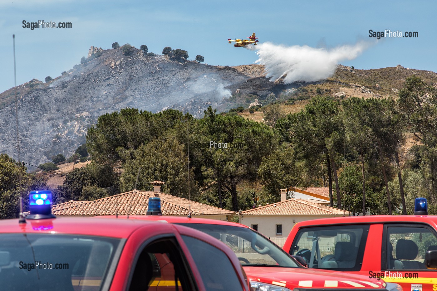 FEU DE GARRIGUE SUR LA COMMUNE D'ALATA PRES D'AJACCIO, CORSE-DU-SUD, FRANCE 