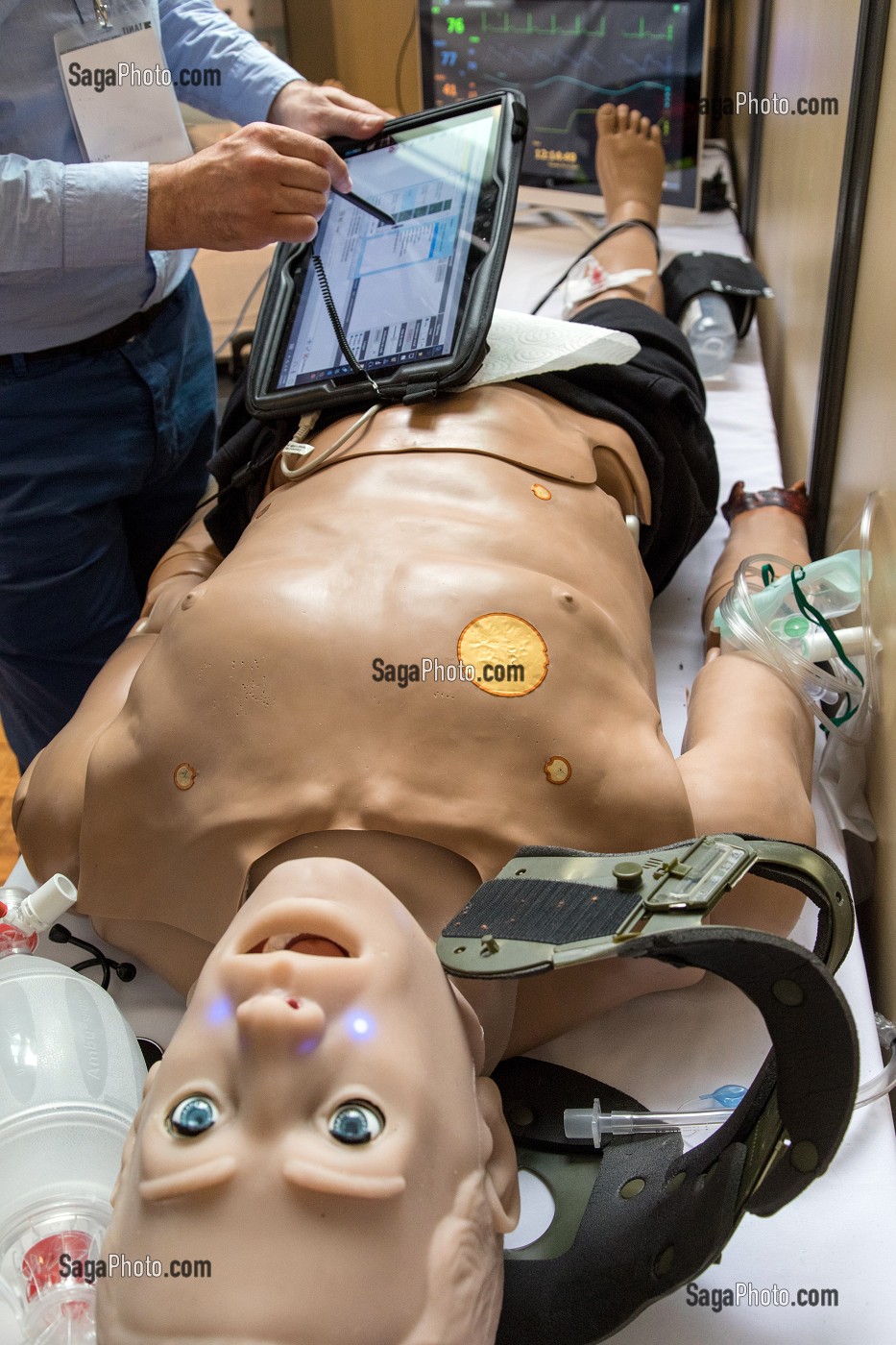 STAND MEDICALEM AVEC SES MANNEQUINS CONNECTES, CONGRES SECOURS SANTE 2017, JOURNEES SCIENTIFIQUES EUROPEENNES DU SERVICE DE SANTE, SAPEURS-POMPIERS DE FRANCE, VANNES (56), FRANCE 