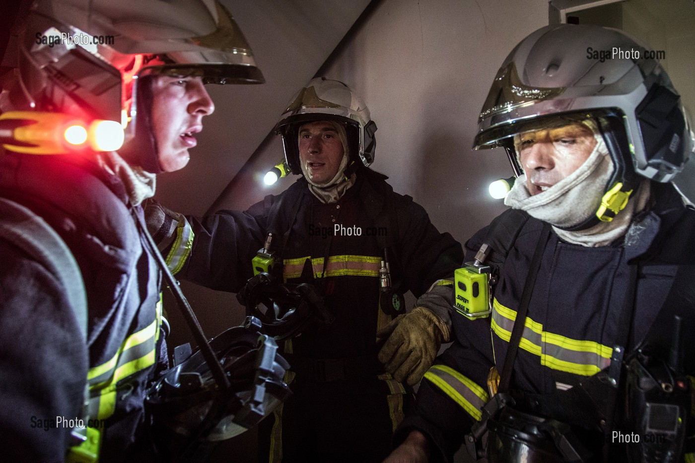 INTERVENTION POUR UN FEU DE CUISINE EN CENTRE-VILLE, SAPEURS-POMPIERS DU CENTRE DE SECOURS DU VAL D'ARIEGE, PAMIERS (09), FRANCE 