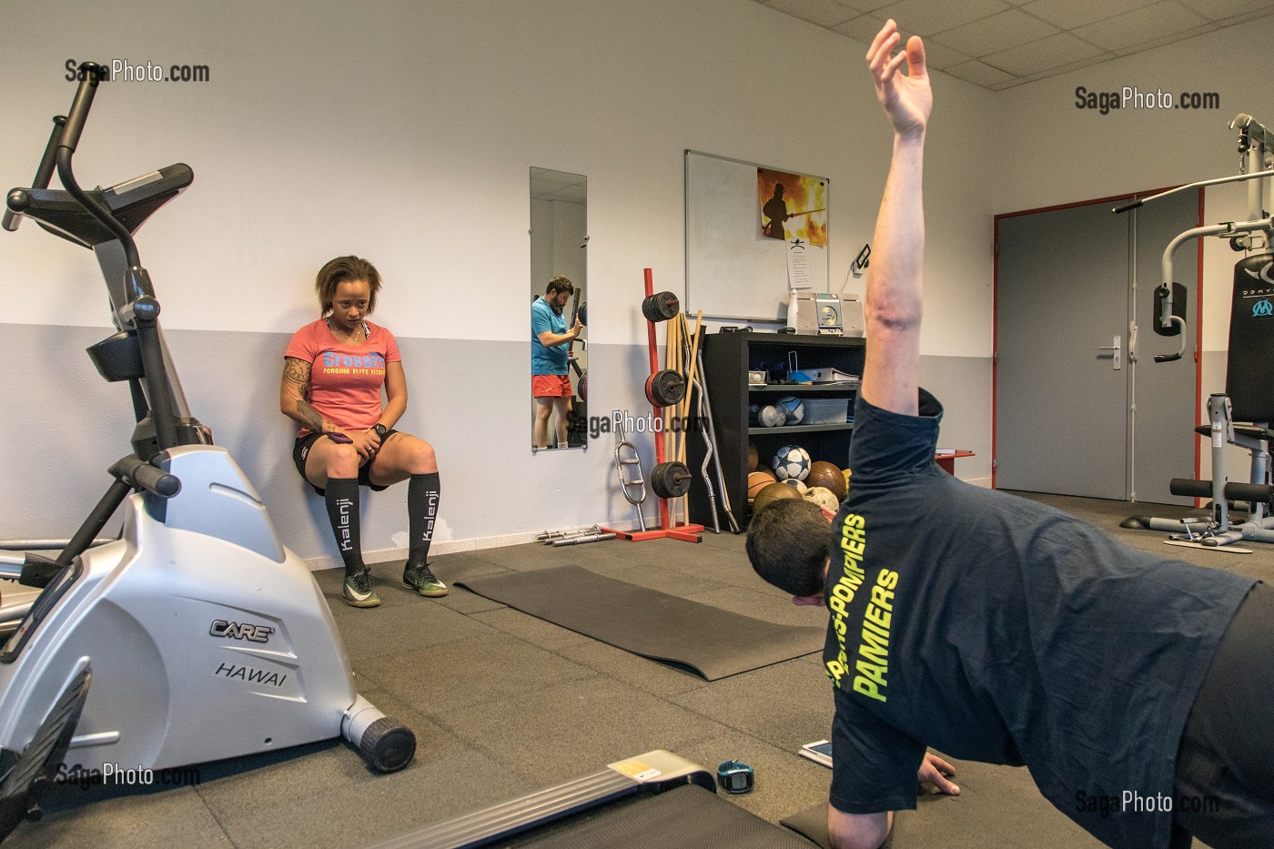 SEANCE DE SPORT EN SALLE AVEC LESLIE, CHRISTOPHE ET JEROME (GAINAGE ET MUSCULATION), SAPEURS-POMPIERS DU CENTRE DE SECOURS DU VAL D'ARIEGE, PAMIERS (09), FRANCE