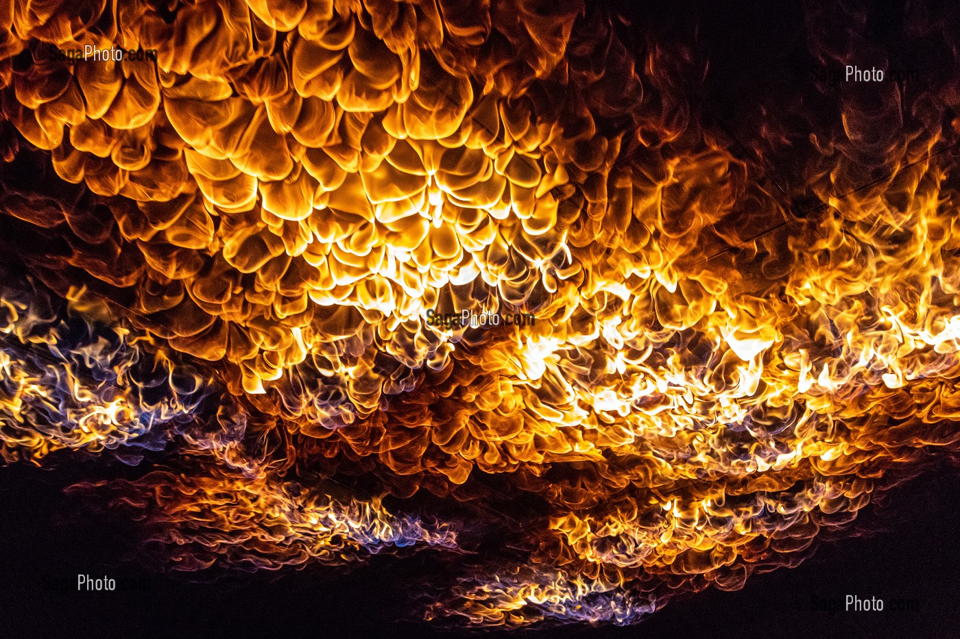 PHENOMENE THERMIQUE DE ROLL-OVER, TUNNEL DE FEU, CENTRE DE FORMATION ET D'ENTRAINEMENT AUX TECHNIQUES D'INTERVENTION EN TUNNEL (CFETIT), FORMATION EQUIPIER INTERVENTION TUNNEL ROUTIER, MODANE (73) FRANCE 