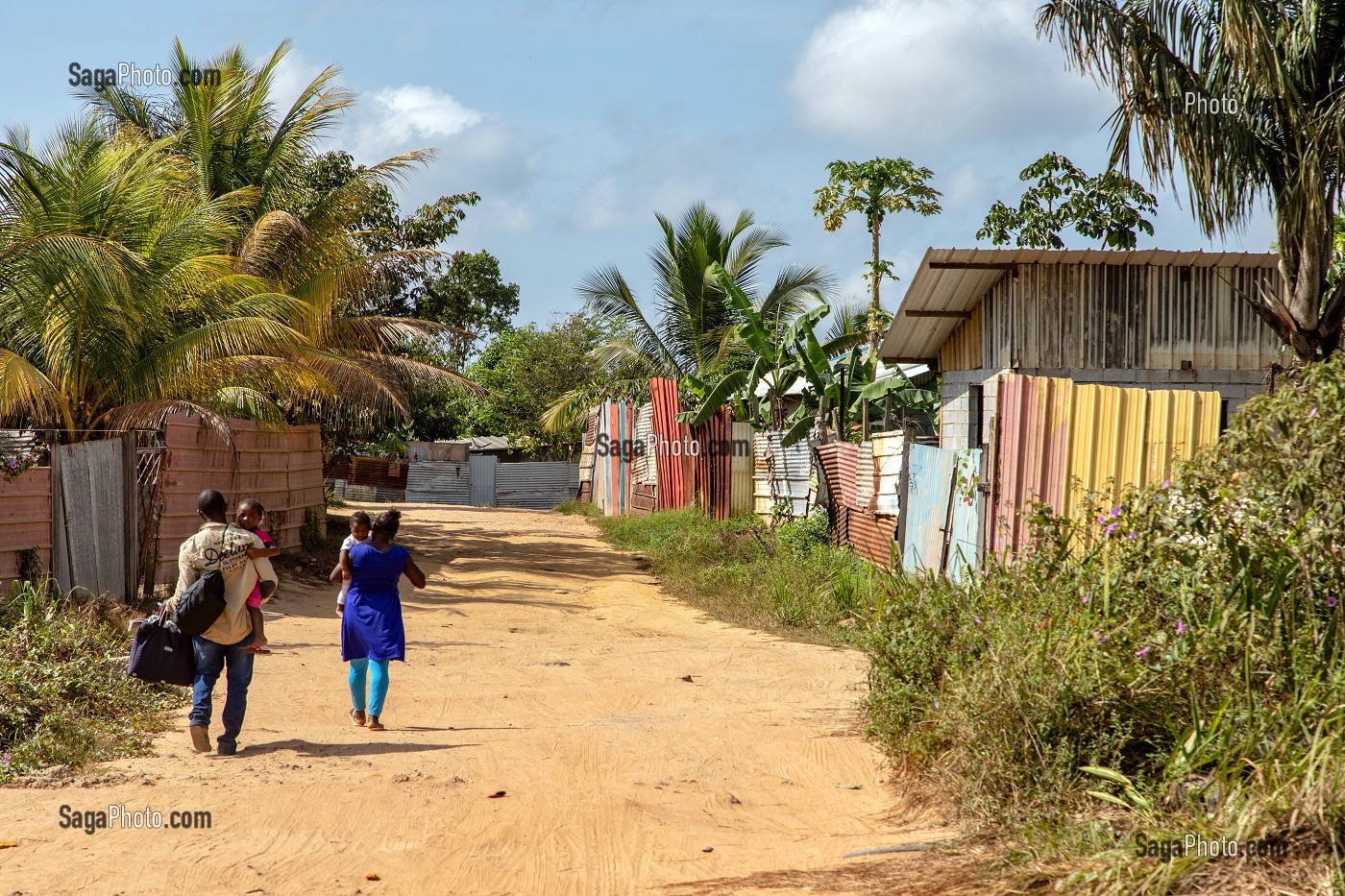 QUARTIER D'HABITATIONS ILLEGALES DES IMMIGRES CLANDESTINS, MATOURY, CAYENNE, GUYANE FRANCAISE, DEPARTEMENT-REGION D'OUTRE-MER, AMERIQUE DU SUD, FRANCE 