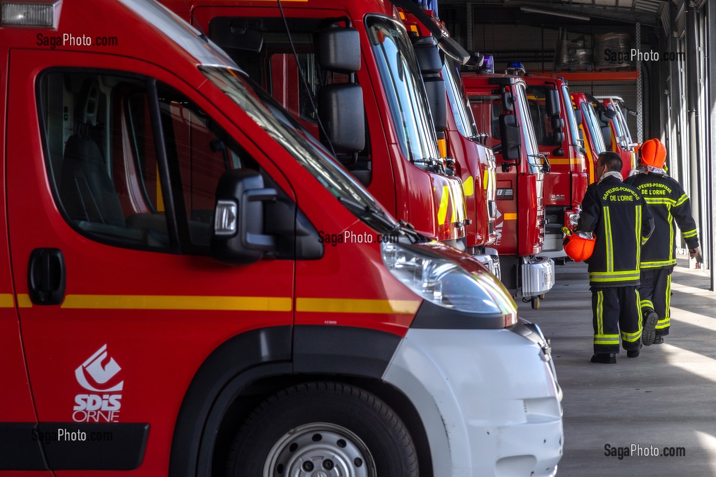LA REMISE DES VEHICULES, CENTRE D'INCENDIE ET DE SECOURS, CIS D'ALENCON (61), FRANCE 