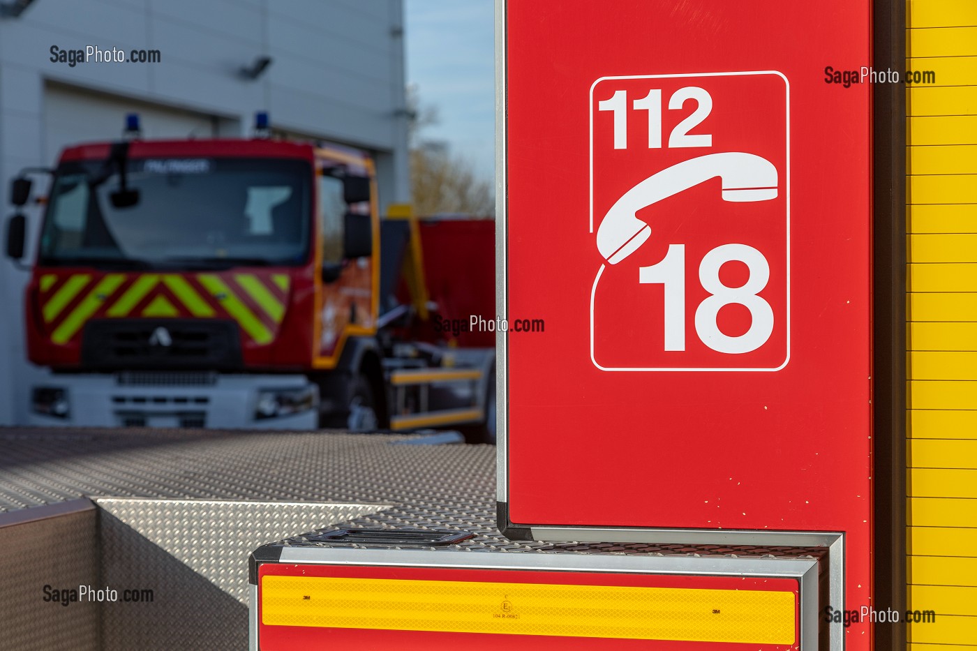 18 ET 112, LES NUMEROS D'URGENCE DES SAPEURS-POMPIERS, CENTRE D'INCENDIE ET DE SECOURS, CIS D'ALENCON (61), FRANCE 