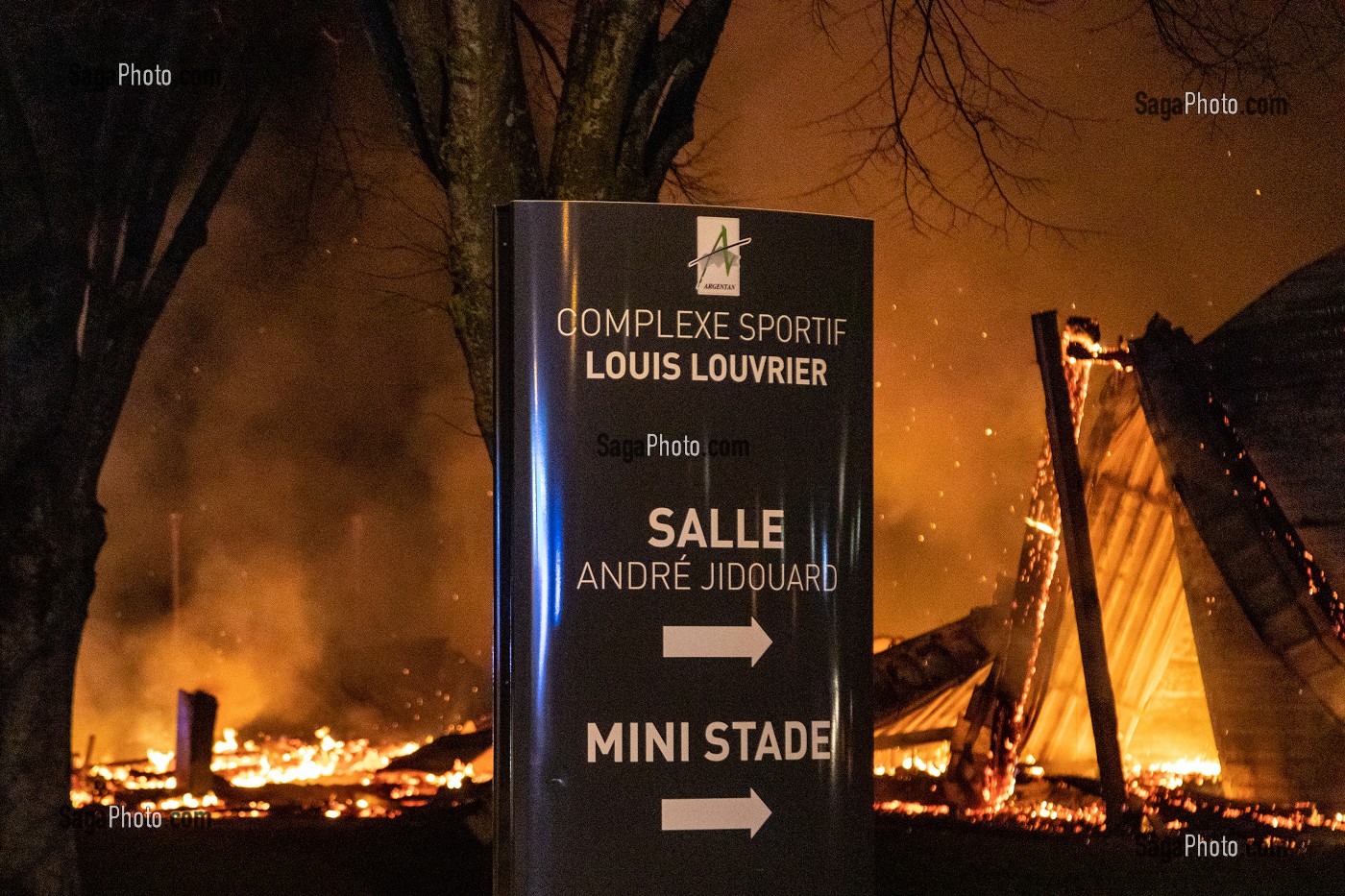 FEU DE LA SALLE DE GYMNASTIQUE ANDRE JIDOUARD, COMPLEXE SPORTIF LOUIS LOUVRIER, ARGENTAN (61), FRANCE 