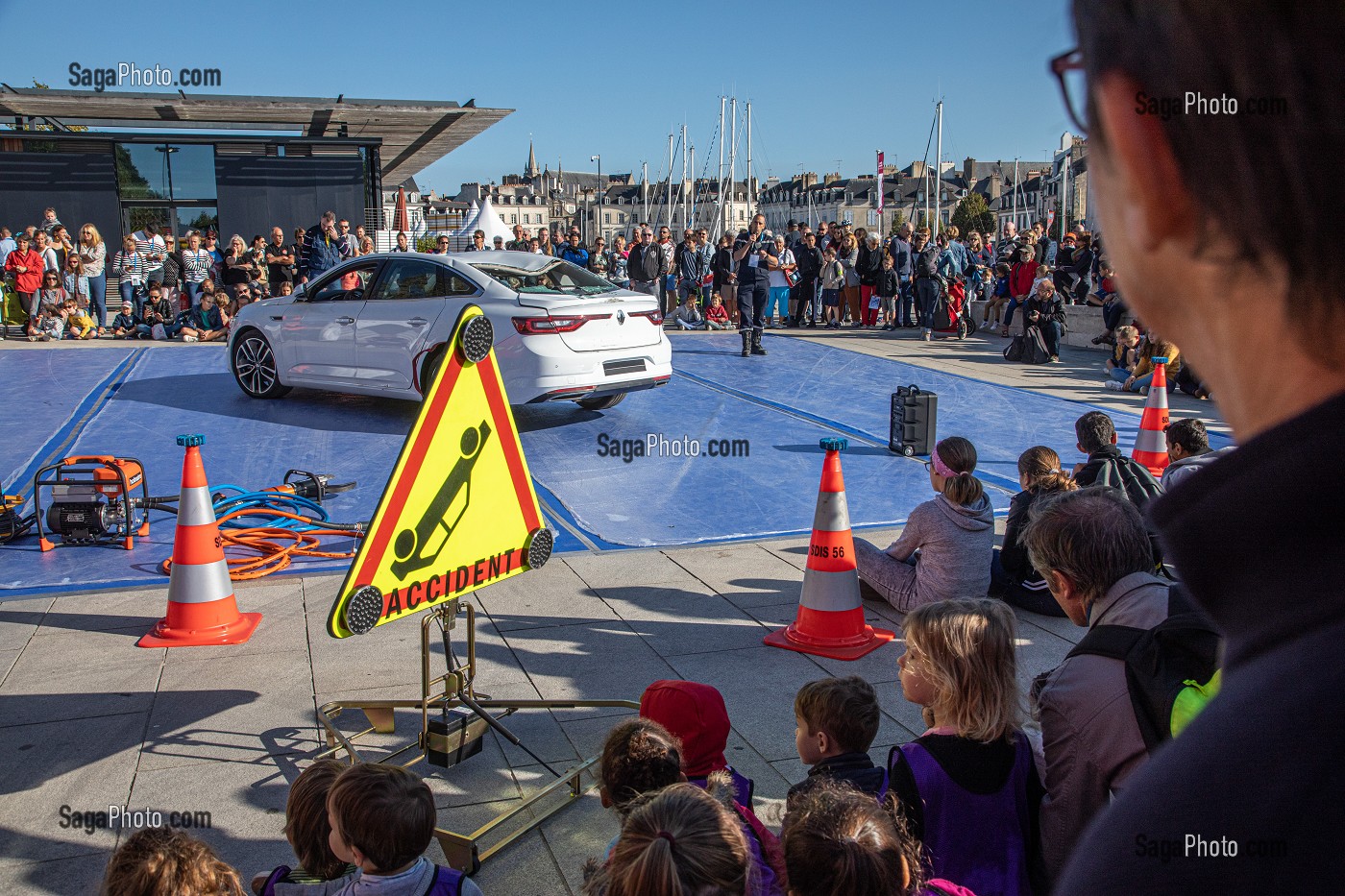 DEMONSTRATION DE SECOURS ROUTIER, CONGRES NATIONAL DES SAPEURS-POMPIERS DE FRANCE, VANNES, MORBIHAN 