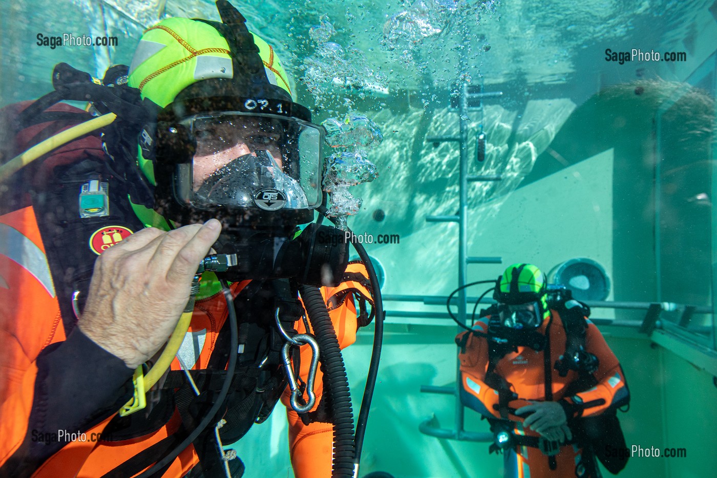 DEMONSTRATION DE SECOURS AQUATIQUE AVEC LES SAPEURS-POMPIERS, CONGRES NATIONAL DES SAPEURS-POMPIERS DE FRANCE, VANNES, MORBIHAN 