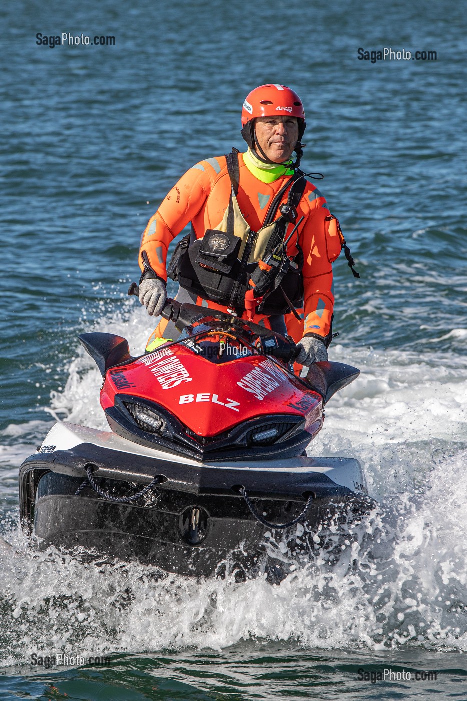 SCOOTER DES MERS POUR LE SECOURS AQUATIQUE DES SAPEURS-POMPIERS, VANNES, MORBIHAN, FRANCE 