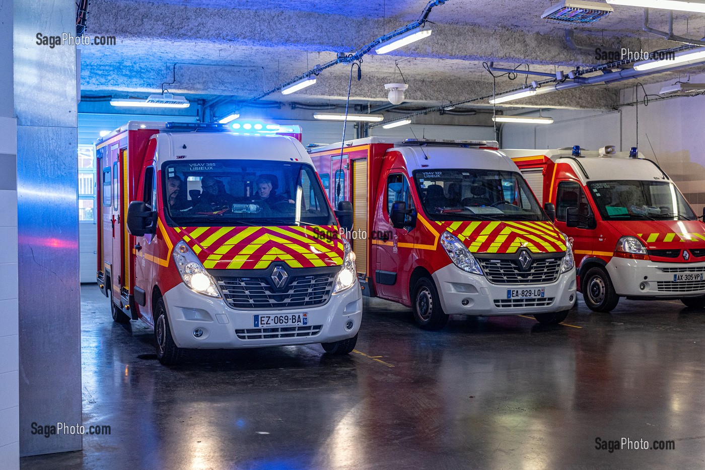 REMISE SANITAIRE DES AMBULANCES, SAPEURS-POMPIERS DU CENTRE DE SECOURS DE LISIEUX, SDIS14, CALVADOS, FRANCE 