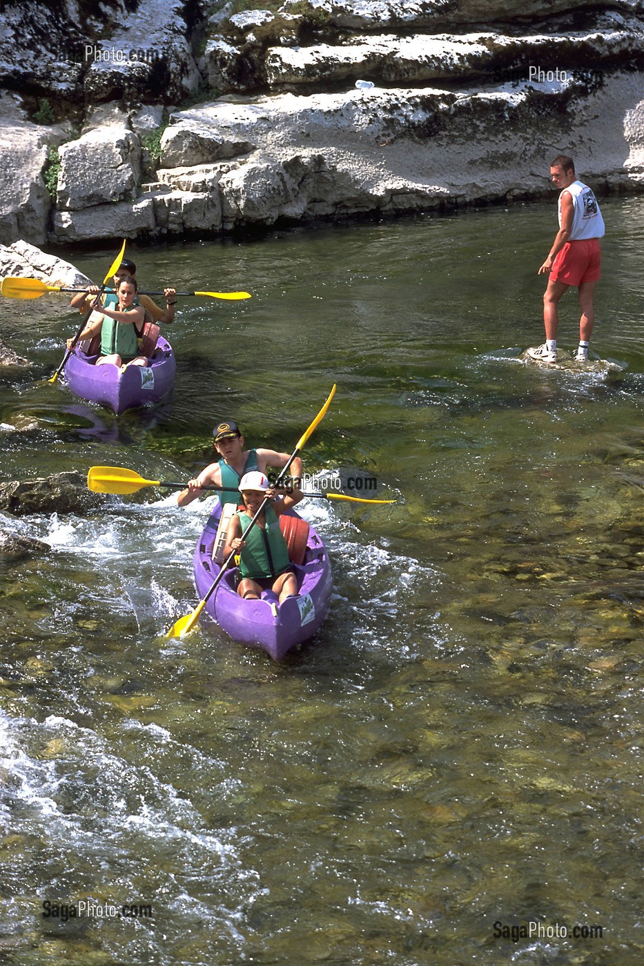 SURVEILLANCE DESCENTE EN CANOE DE L'ARDECHE PAR LES SAPEURS-POMPIERS, VALLON PONT-D'ARC (07) 