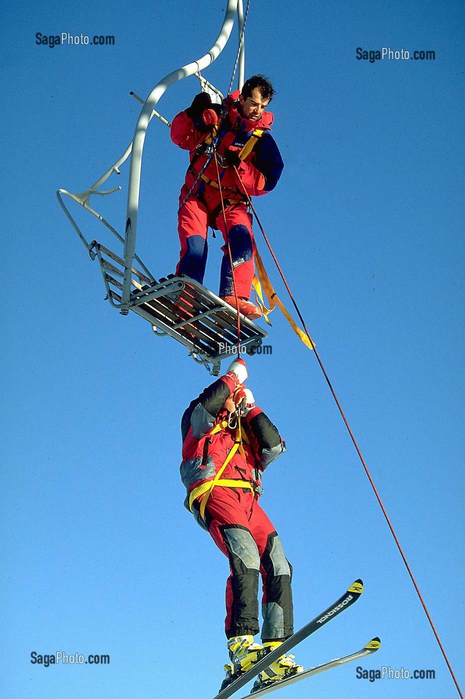 INTERVENTION SUR UN TELESIEGE, SAUVETAGE TELEPORTE, SELONNET, ALPES DE HAUTE, PROVENCE (04) 