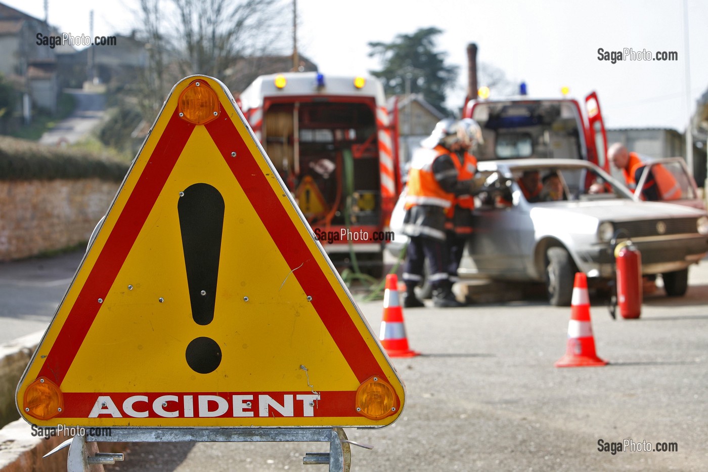 DESINCARCERATION D'UNE VICTIME DANS UNE VOITURE, MEDICALISATION ET EXTRACTION D'UNE VICTIME, EXERCICE SECOURS ROUTIER, NOGENT 