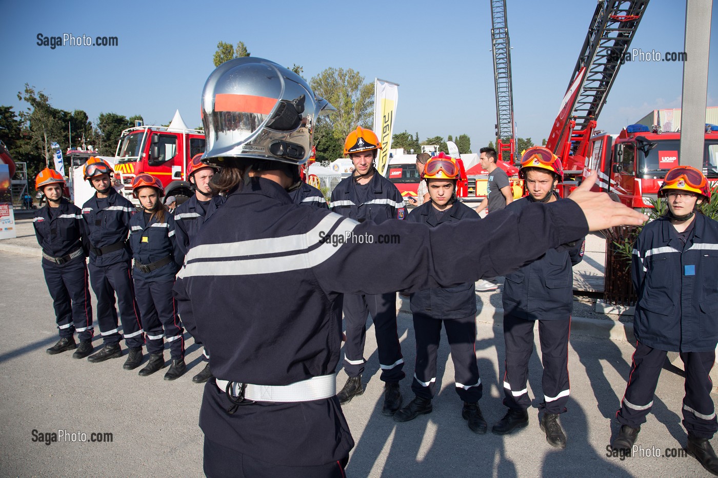 JEUNE SAPEUR POMPIER 