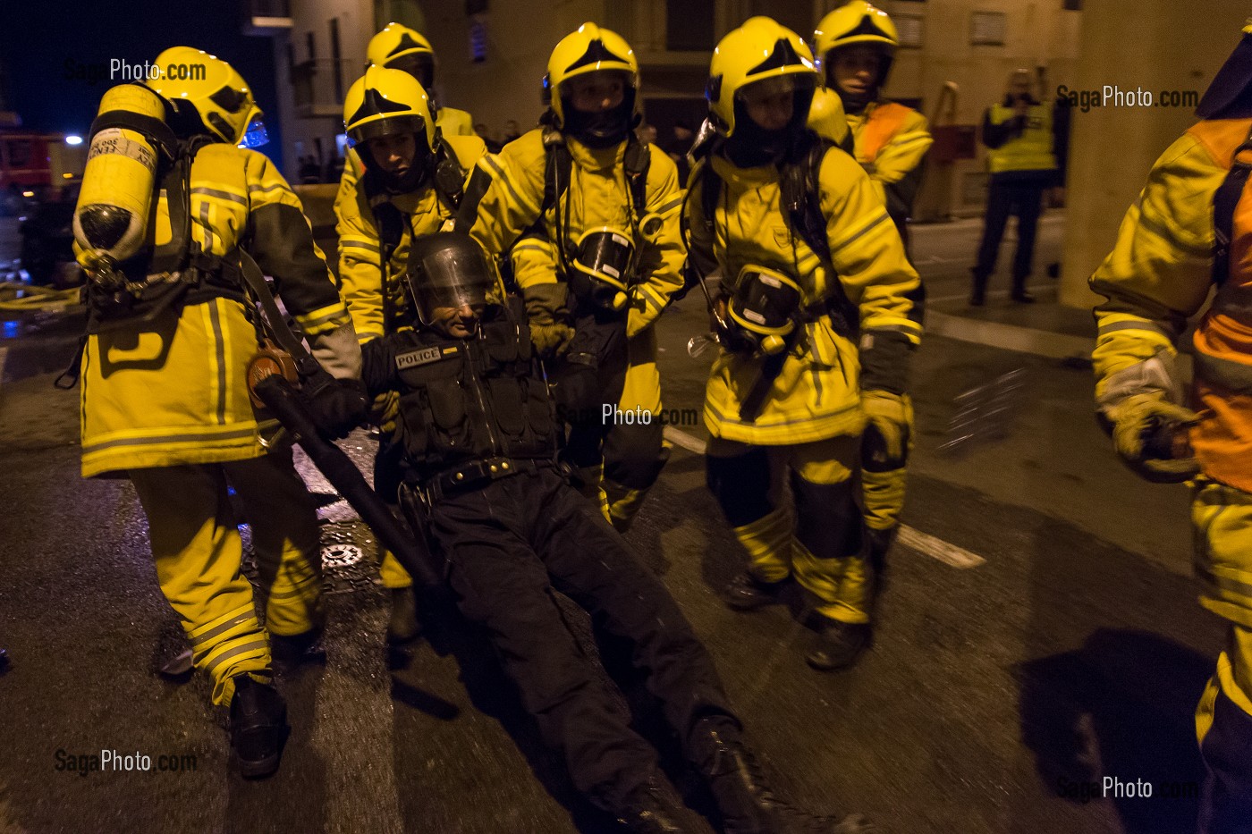 SAPEURS POMPIERS POLICE VIOLENCE URBAINE 