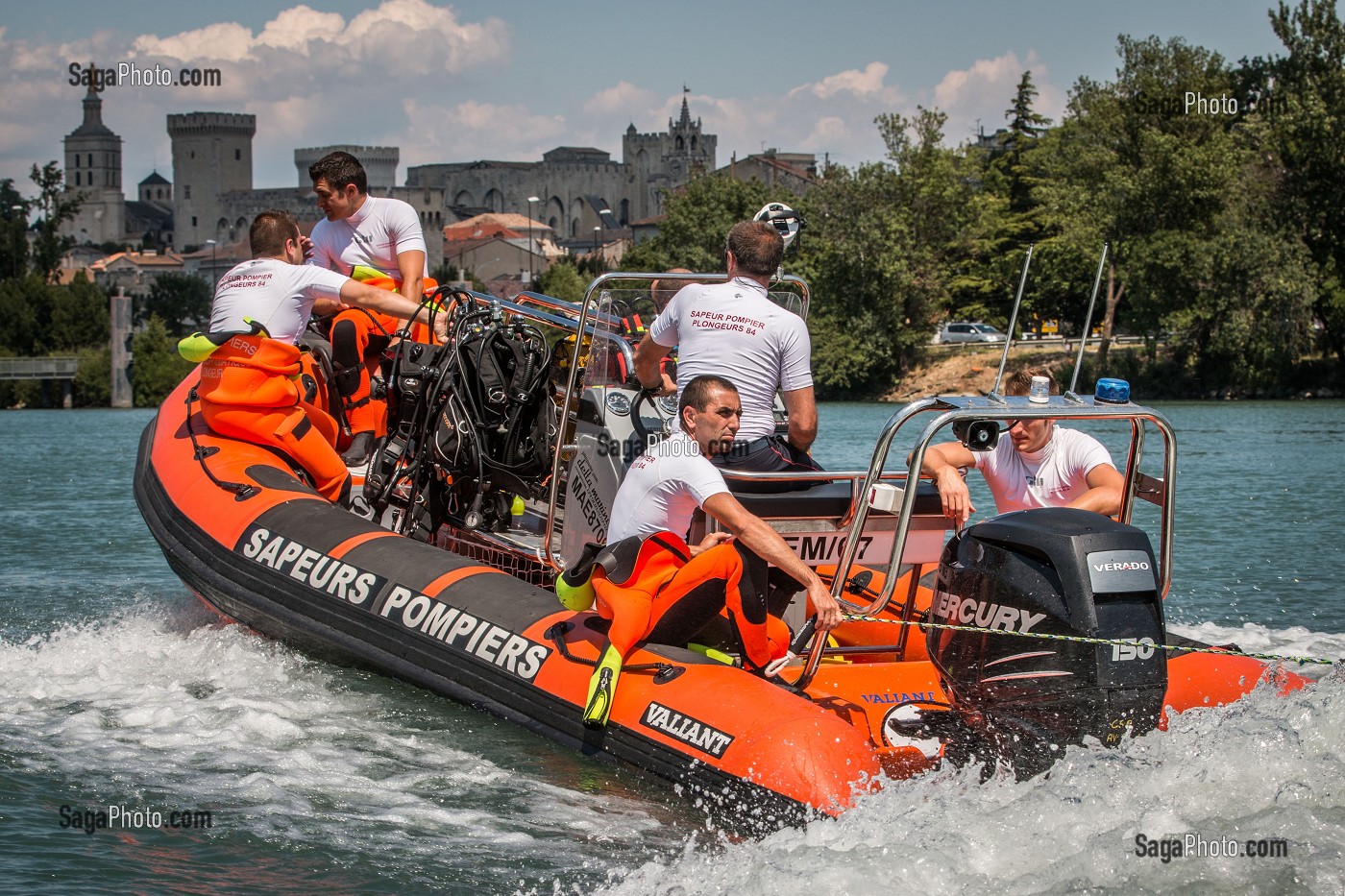 SAPEURS POMPIERS PONGEURS SUR LE RHONE