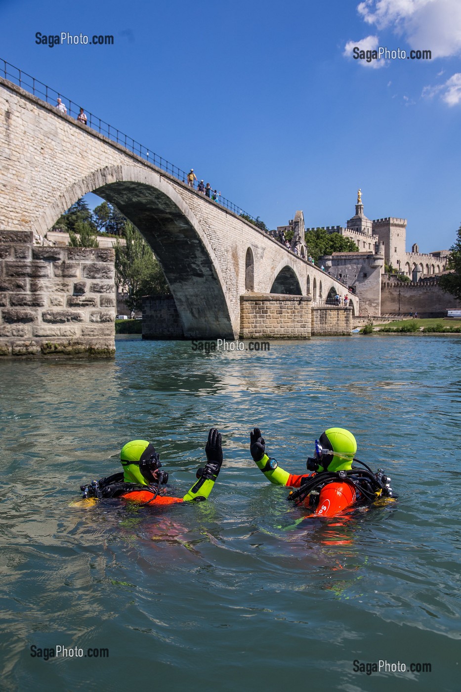 SAPEURS POMPIERS PONGEURS SUR LE RHONE