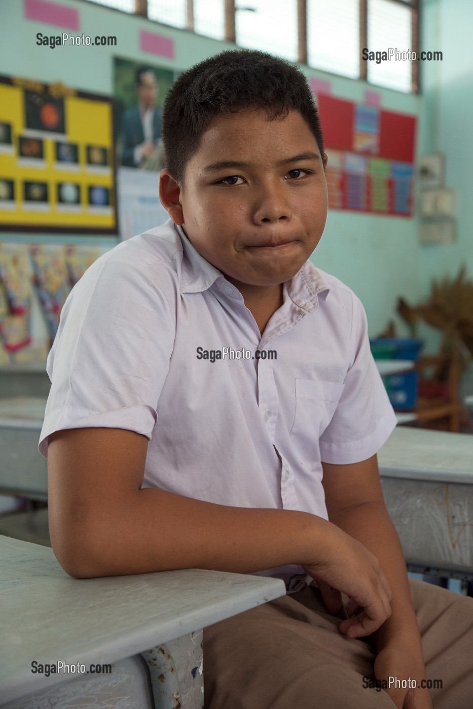 PORTRAIT DE EARTH A L'ECOLE, FILS DE PECHEUR, ENFANT DE LA TERRE, BAN SAPHAN, THAILANDE, SERIE ENFANT DU MONDE 