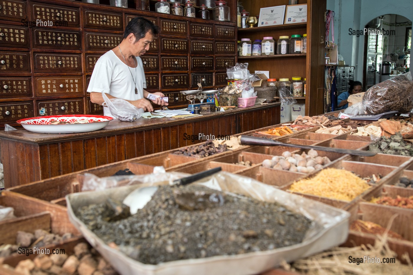 PLANTES ET PRODUITS NATURELS DE LA MEDECINE TRADITIONNELLE EN CHINE, PHARMACIE CHINOISE, BANG SAPHAN, THAILANDE, ASIE 