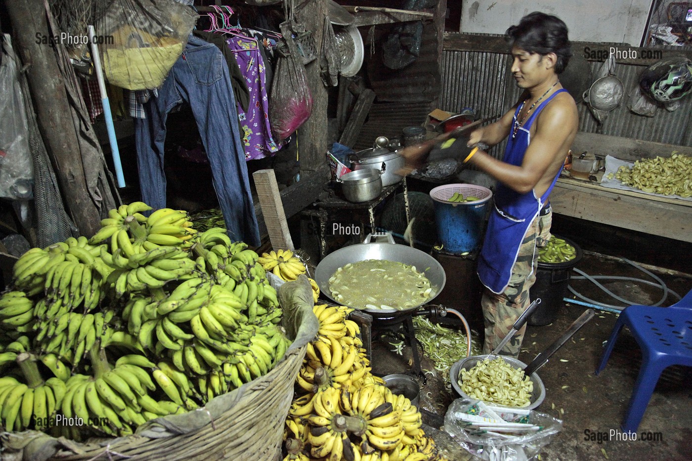 FABRICATION DE CHIPS DE BANANES, THAILANDE 