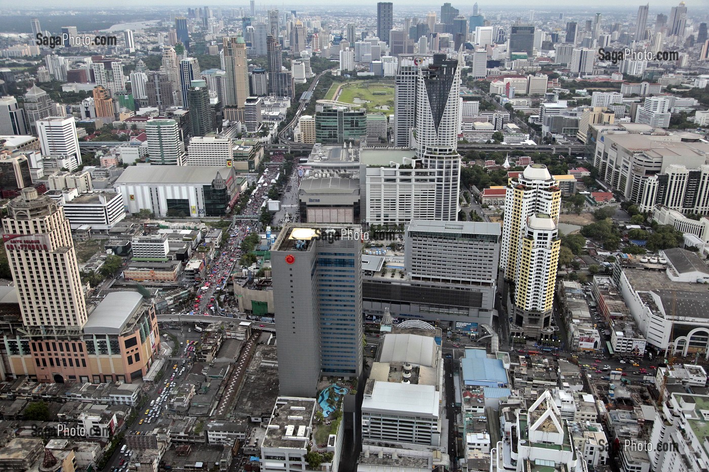 VUE GENERALE DE LA VILLE DEPUIS LA TOUR BAYOKE, LA PLUS HAUTE DE LA CAPITALE (300 METRES), BANGKOK, THAILANDE, ASIE 