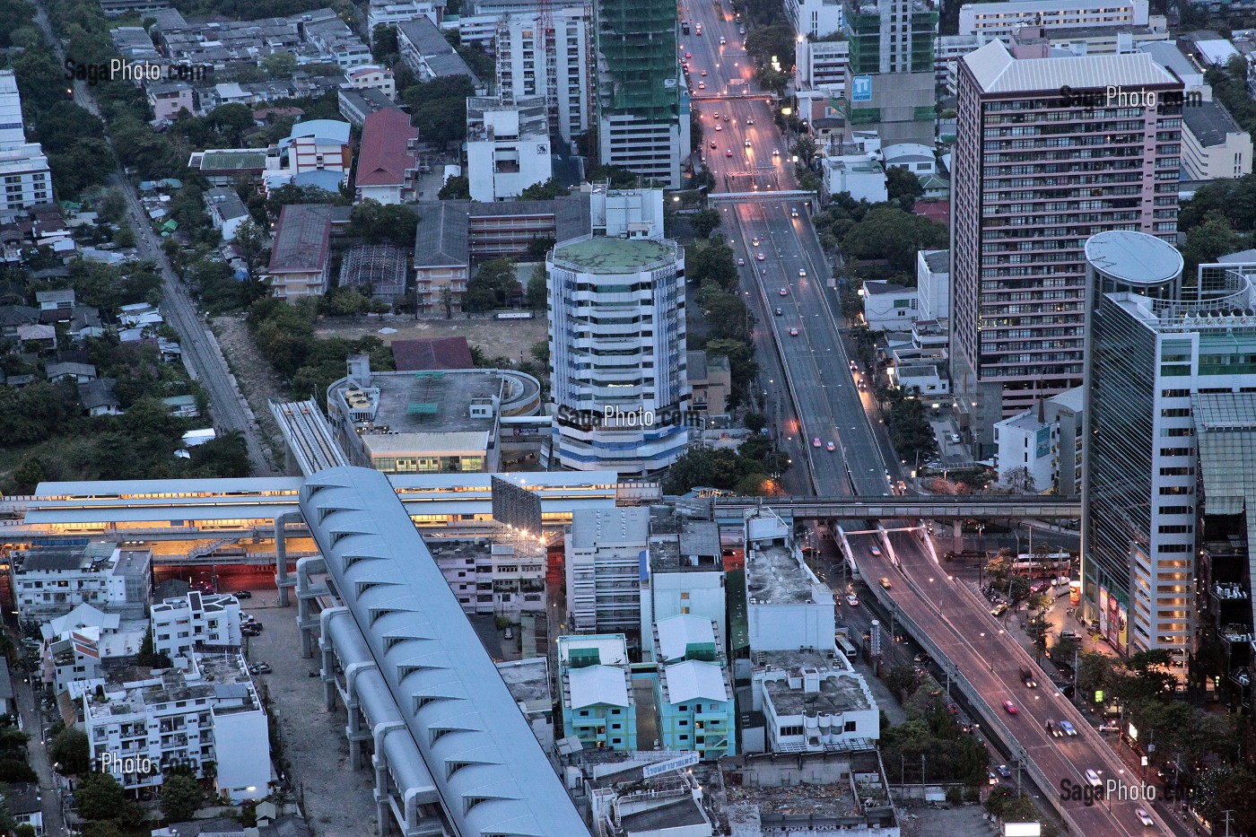 VUE GENERALE DE LA VILLE DEPUIS LA TOUR BAYOKE, LA PLUS HAUTE DE LA CAPITALE (300 METRES), BANGKOK, THAILANDE, ASIE 