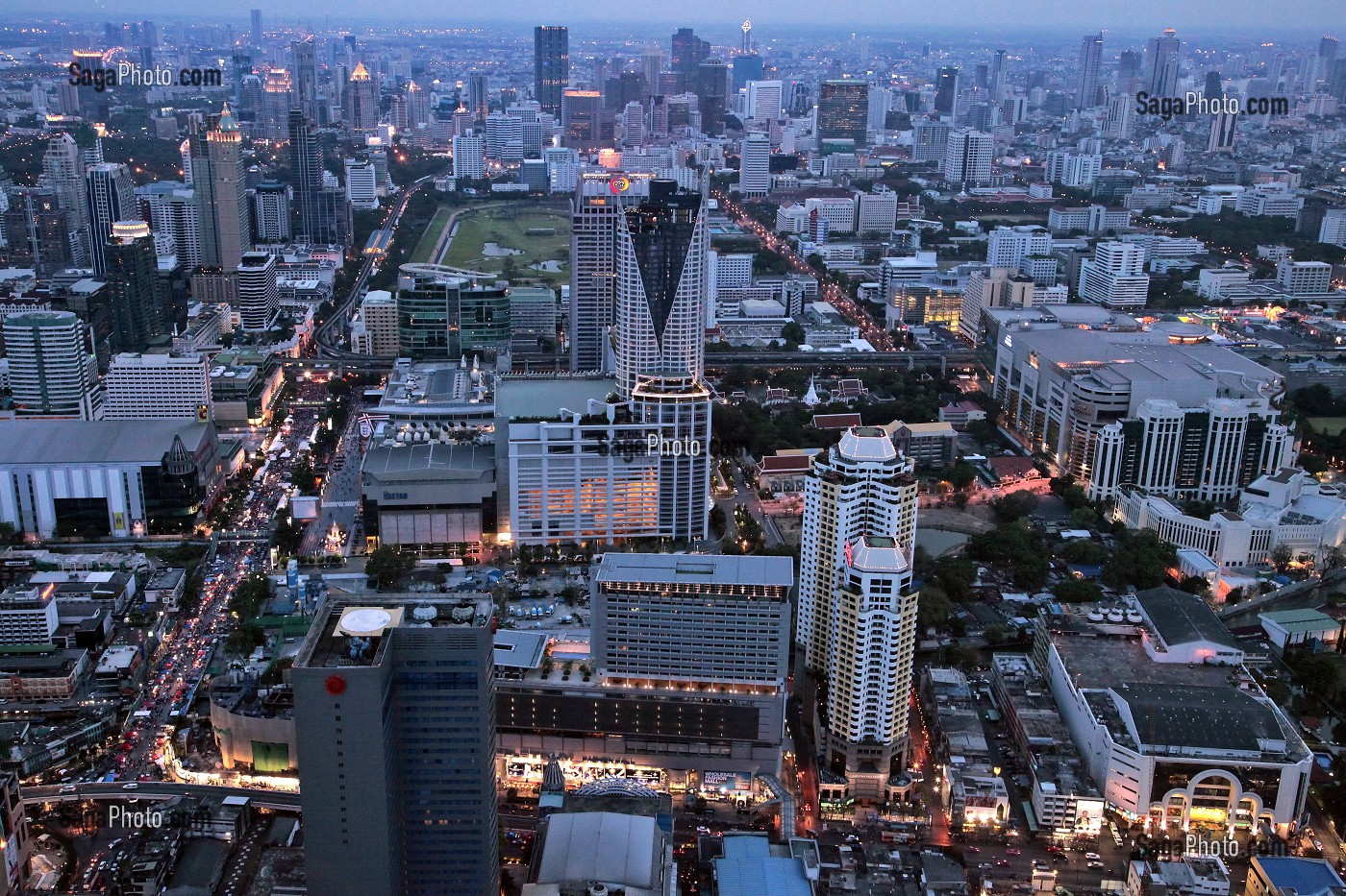 VUE GENERALE DE LA VILLE DEPUIS LA TOUR BAYOKE, LA PLUS HAUTE DE LA CAPITALE (300 METRES), BANGKOK, THAILANDE, ASIE 