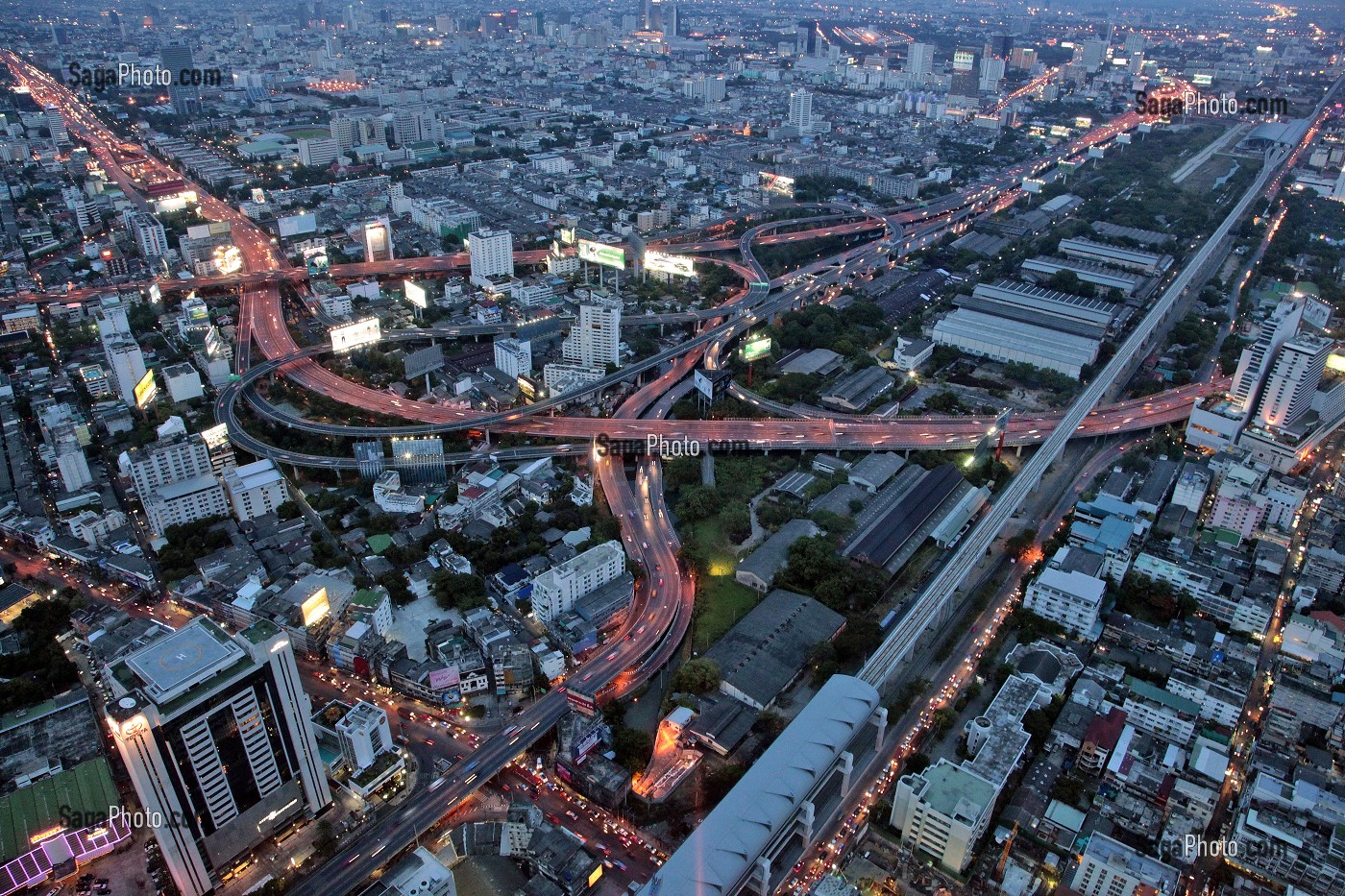 VUE GENERALE DE LA VILLE DEPUIS LA TOUR BAYOKE, LA PLUS HAUTE DE LA CAPITALE (300 METRES), BANGKOK, THAILANDE, ASIE 