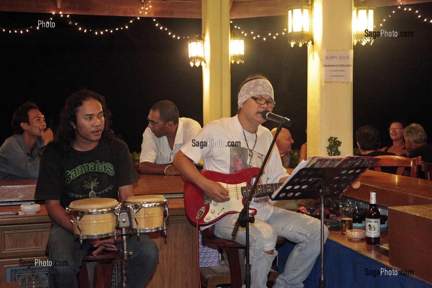 CONCERT, ANIMATION NOCTURNE DU CORAL HOTEL, BANG SAPHAN, PROVINCE DE PRACHUAP KHIRI KHAN, THAILANDE, ASIE 