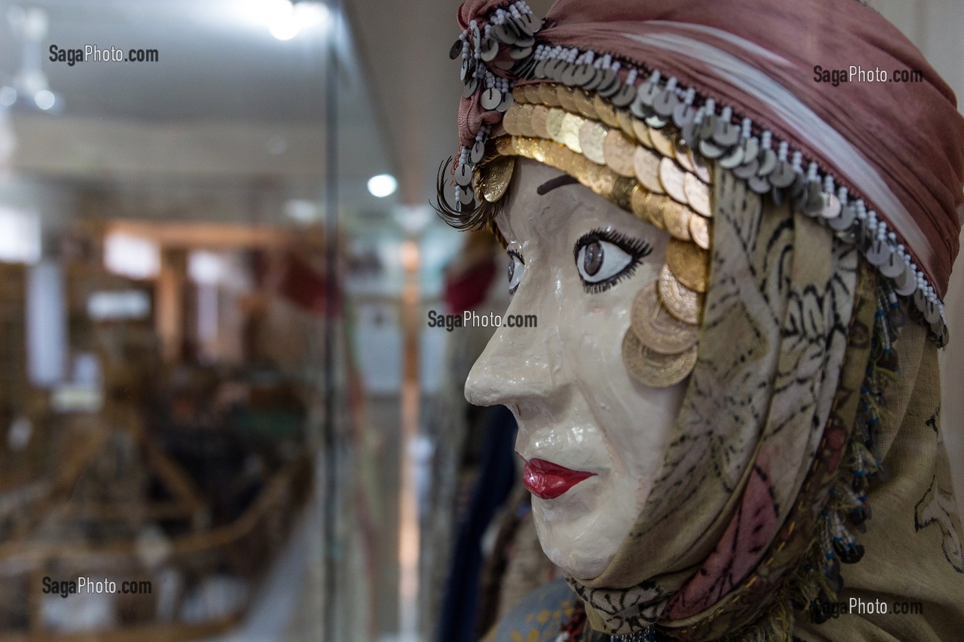 COSTUME D'UNE FEMME TURQUE AU DEBUT DU SIECLE DERNIER, MUSEE ETHNOGRAPHIQUE D'ALIBEY KUDAR, AKCAY PRES D’EDREMIT, RIVIERA DES OLIVIERS, NORD D’IZMIR, TURQUIE 