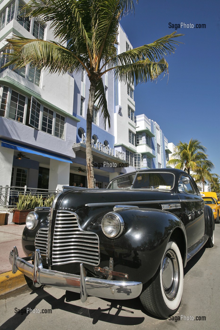 VOITURE DE COLLECTION, OCEAN DRIVE, QUARTIER ART DECO, MIAMI BEACH, MIAMI, FLORIDE, FLORIDA, ETATS-UNIS, USA 