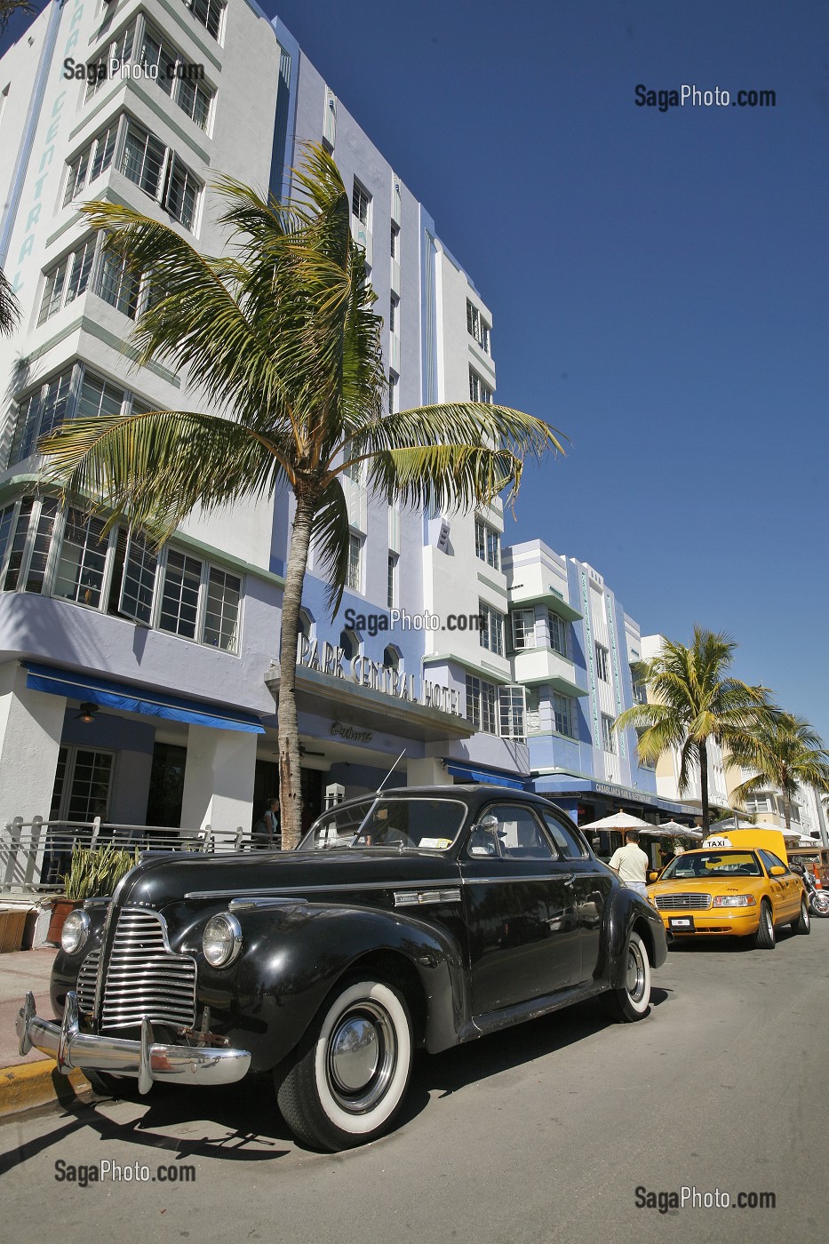 VOITURE DE COLLECTION, OCEAN DRIVE, QUARTIER ART DECO, MIAMI BEACH, MIAMI, FLORIDE, FLORIDA, ETATS-UNIS, USA 