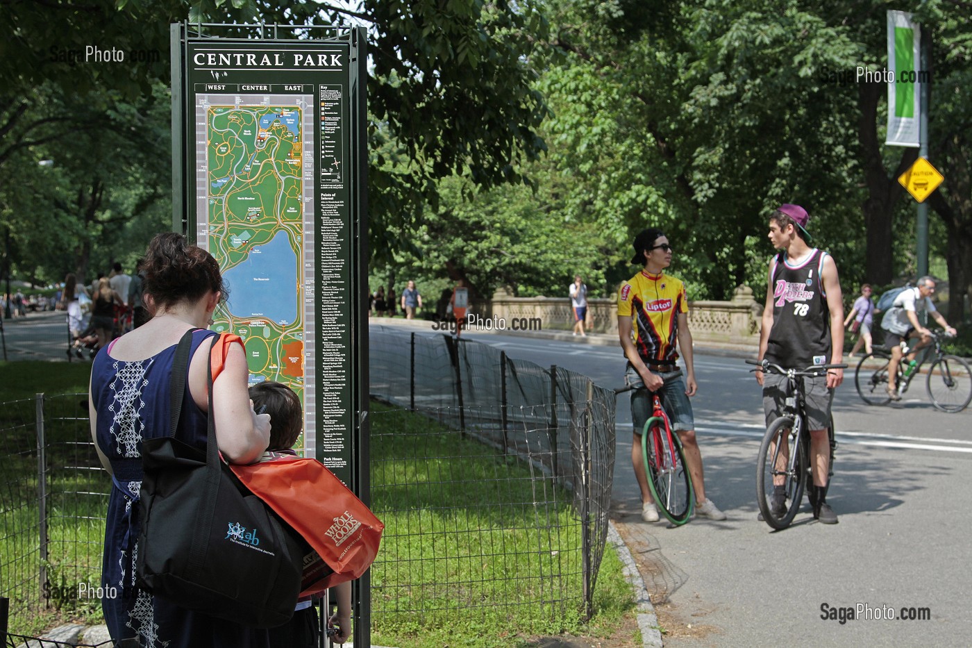 ALLEE DE CENTRAL PARK, ESPACE VERT SITUE DANS LE QUARTIER DE MANHATTAN, NEW YORK, ETAT DE NEW YORK, ETATS-UNIS 